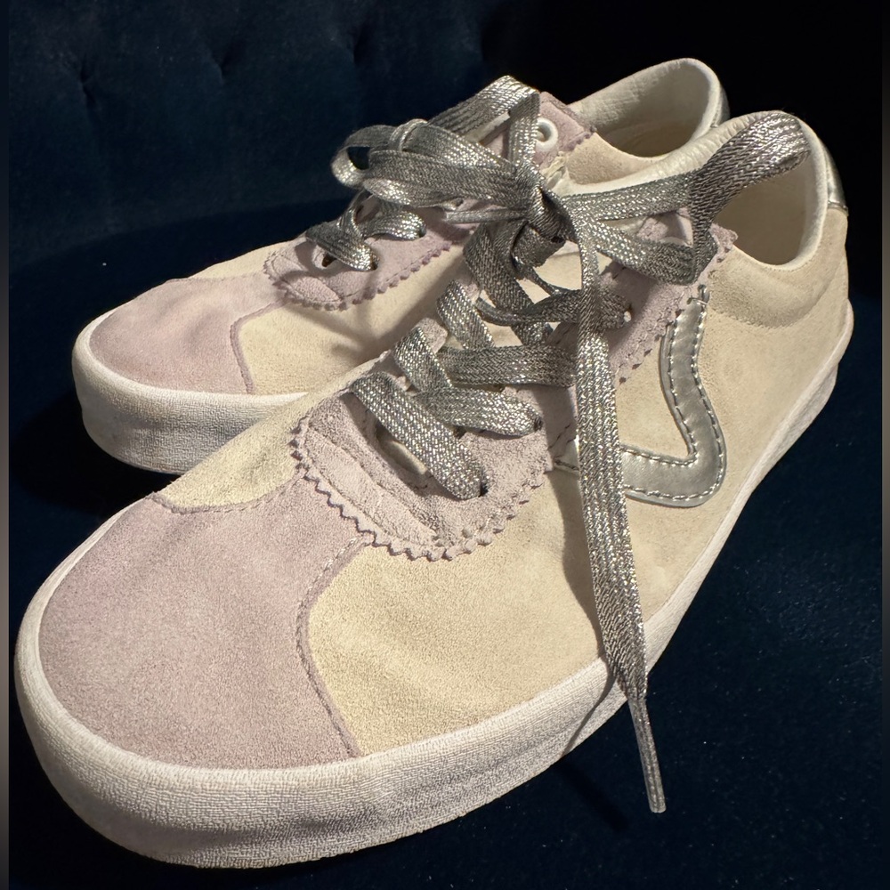 Vans Sport Low Shoe Suede with Silver detail High Shine Gray/Blanc De Blanc EUC